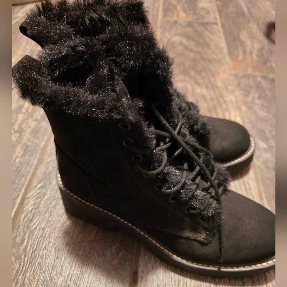 Madden Girl Black Faux Fur Boots Size 8 - Picture 3 of 8
